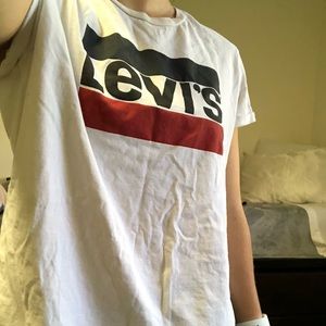 Levis Graphic Tee